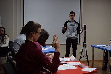 В ОГУ прошли парламентские дебаты 
